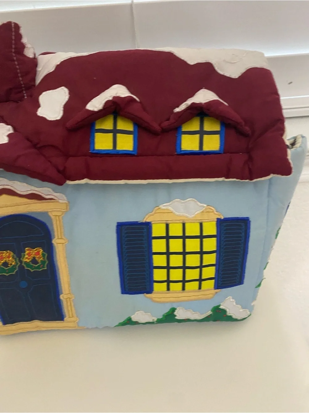 RARE VINTAGE MUSEUM OF FINE ARTS BOSTON PLUSH PORTABLE CHRISTMAS DOLLHOUSE 11”H